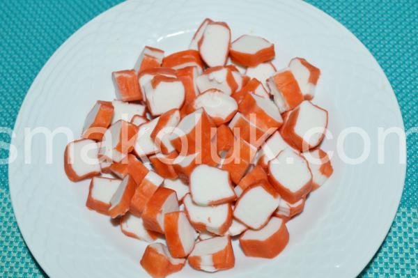 3_салат з крабовими паличками, яблуками та сухариками