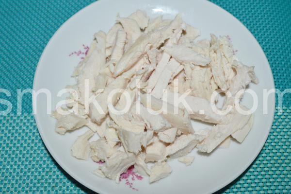 4_салат з куркою, маринованими огірками та грибами