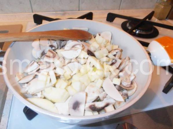 3_смажена печінка з грибами та яблуками