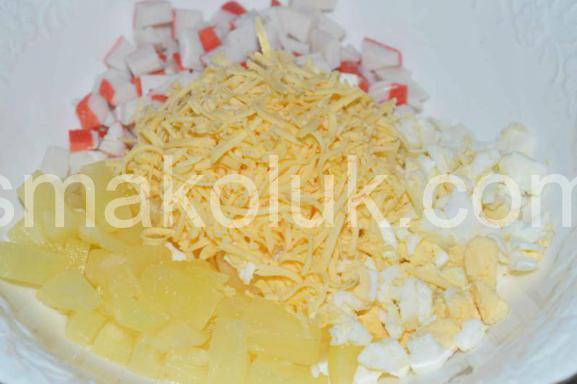 4_салат з крабовими паличками, ананасами та сиром