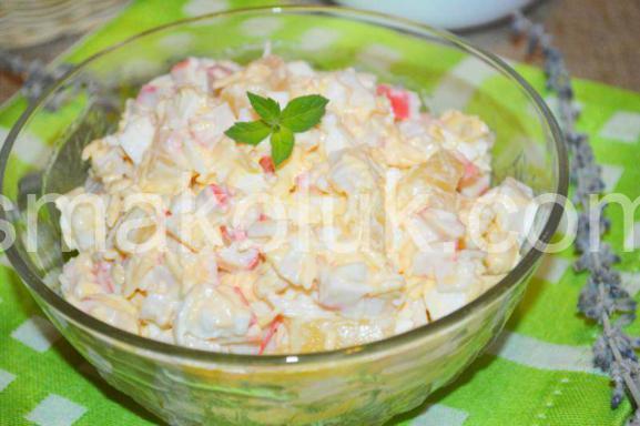 9 _салат з крабовими паличками, ананасами та сиром