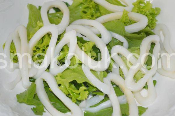 4_салат з кальмарами, помідорами та руколою