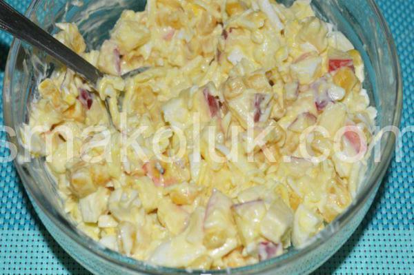 салат з яблуком, кукурудзою та плавленим сиром 9_салат з яблуком, кукурудзою та плавленим сиром