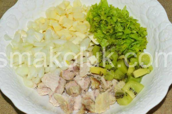 салат з ківі, куркою та сиром 6_салат з ківі, куркою та сиром