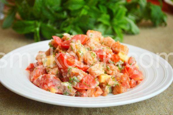 11_салат із сухариками, помідорами та сиром