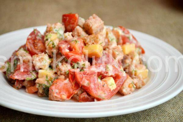 12_салат із сухариками, помідорами та сиром 