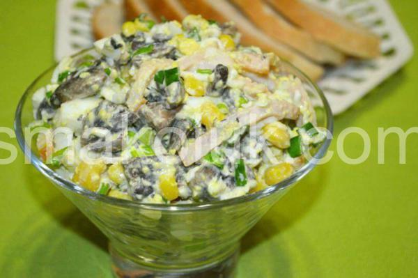 11_салат з грибами, шинкою та кукурудзою 