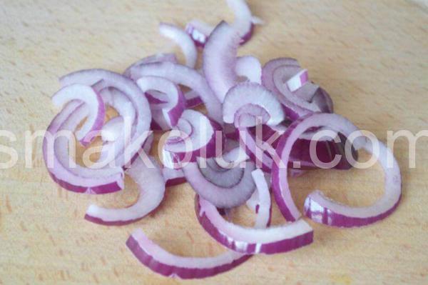 4 _салат з ковбасою, кукурудзою, помідорами та перцем