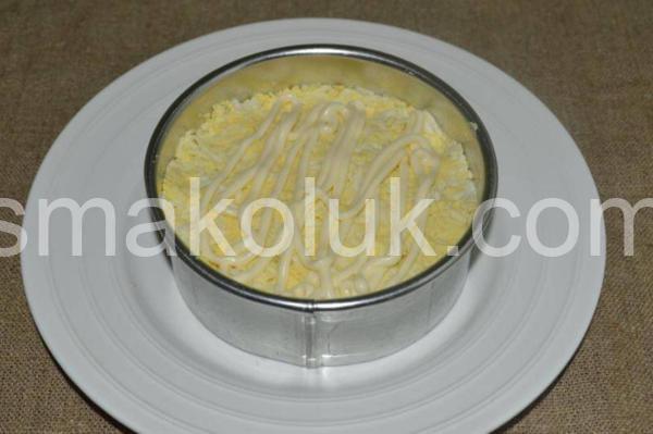 9_шаровий салат з крабовими паличками, сиром та горіхами