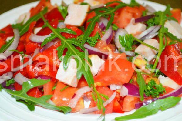 салат з копченою куркою та помідорами 2_салат з копченою куркою та помідорами