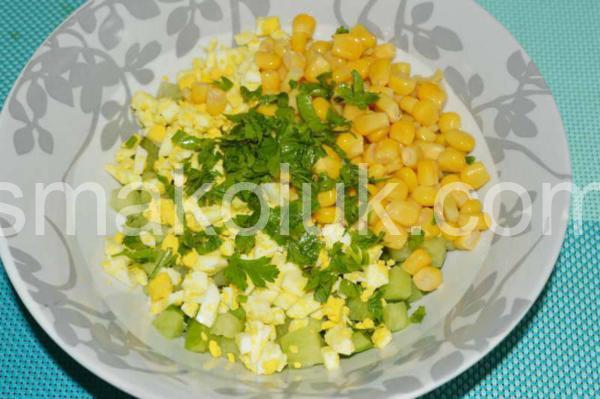 5_салат із зеленої редьки з кукурудзою