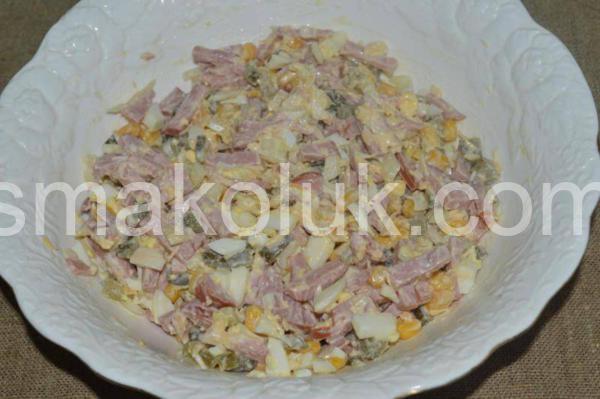 9_салат з шинкою, кукурудзою та маринованими огірками
