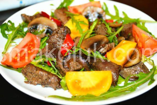 1_салат з курячою печінкою, грибами та руколою