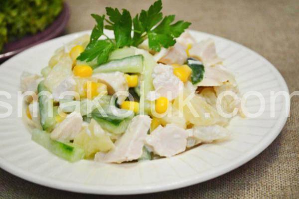 8_салат з куркою, ананасами та кукурудзою